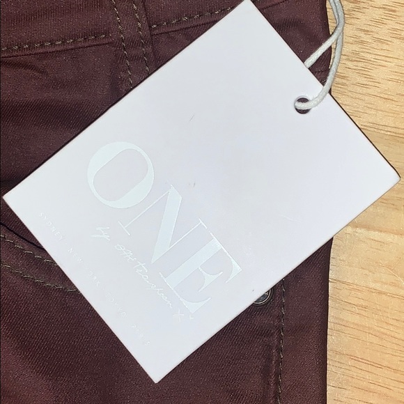 BRAND New with TAGS - Picture 9 of 10